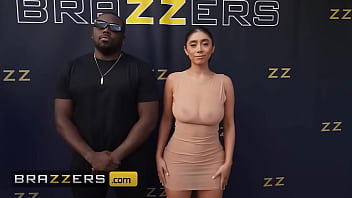 Violet Myers Flaunts Her Tight Little Hole For The Eager Paparazzi