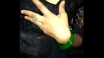 Sheela Bhabhi Reveals Her Cleavage