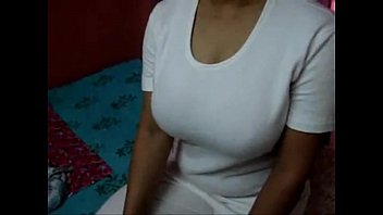 Steamy Affair Between Bhabhi And Devar With Clear Hindi Audio – Hd Mp4