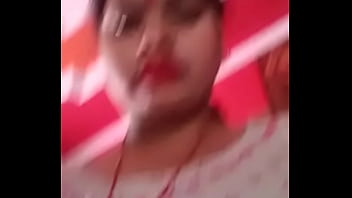 Seductive Aunt Reveals Intimate Parts