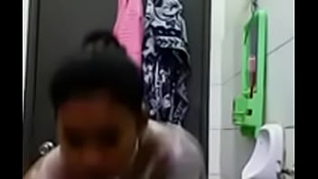 Indonesia’s Obsession With Selfies Reaches New Heights