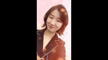 Renowned Chinese Financial Analyst Dorrit Yaqi Engaged In Intimate Act