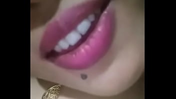 Bhabhi Video Calls My Boyfriend During Quarantine