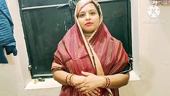 Desi Housewife Secretly Seduces The Neighbor’s Young Man