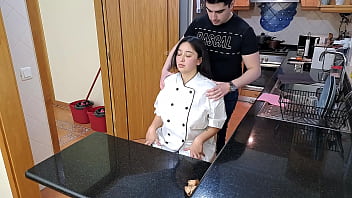Seductive Private Chef Gets Aroused By A Sensual Massage