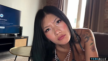 He Discovered His Chinese Stepsister Sharing Explicit Photos!