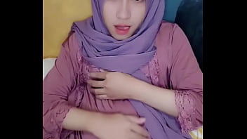 Solo Crossdressing In A Hijab Style