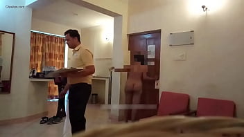 Indian Housewife Exposes Herself In Hotel Room