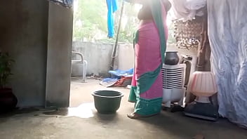 Sizzling Indian Aunty’s Steamy Bedroom Escapade