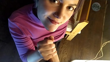 Amateur Russian Passion With Cheesy Acting And Killer Deepthroat Skills