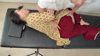 Desi Beauty’s Sensual Touch