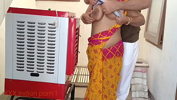 Indian Repairman’s Steamy Service In Hindi