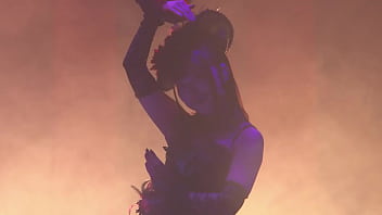Intimate Glimpse: Aina Suzuki’s Solo Seduction